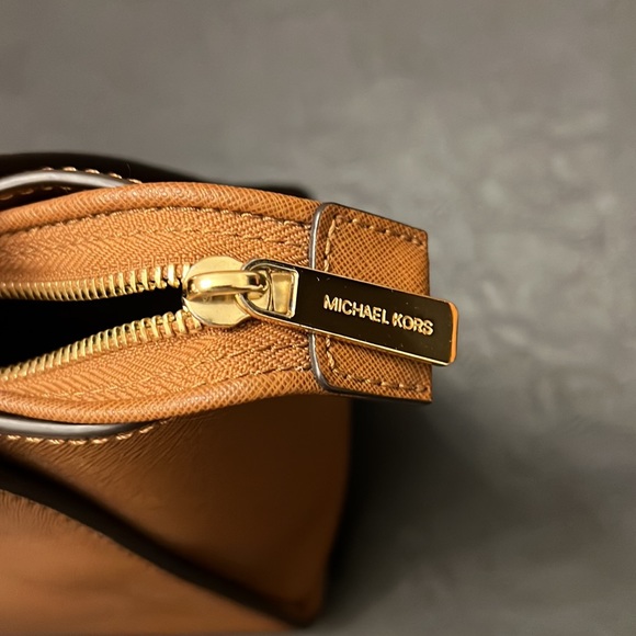 Michael Kors Selma Large Saffiano Leather Satchel - Picture 3 of 16